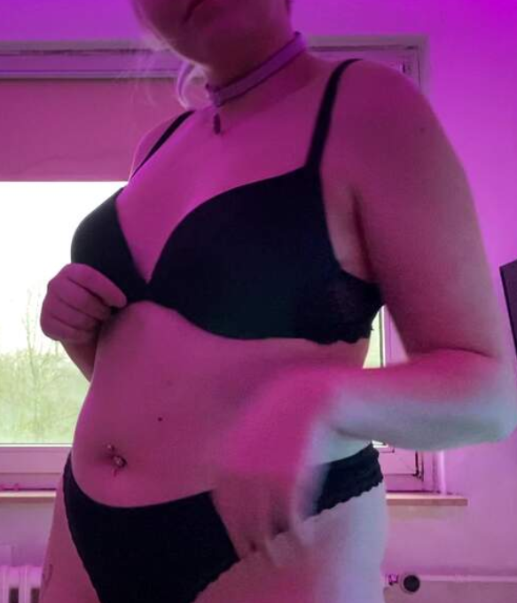 ab 150 Retweets gibt es ein #Titten Bild 🔥💦

#erotik #sexcam