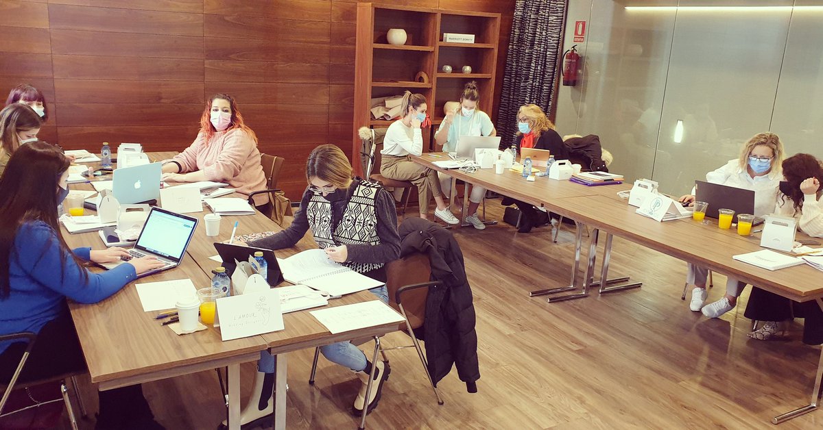 Seven_Weddings's tweet photo. Continuamos el sábado con nuestro curso de Decoración (Wedding Style &amp; Design) en #Madrid
Próximos cursos: https://t.co/aUAEiqLdS8
#cursodecoracion #cursoweddingplanner #sevenweddings #weddingplanner #bodas #cursodeorganizaciondebodas #cursos https://t.co/VAc7kjg0AO