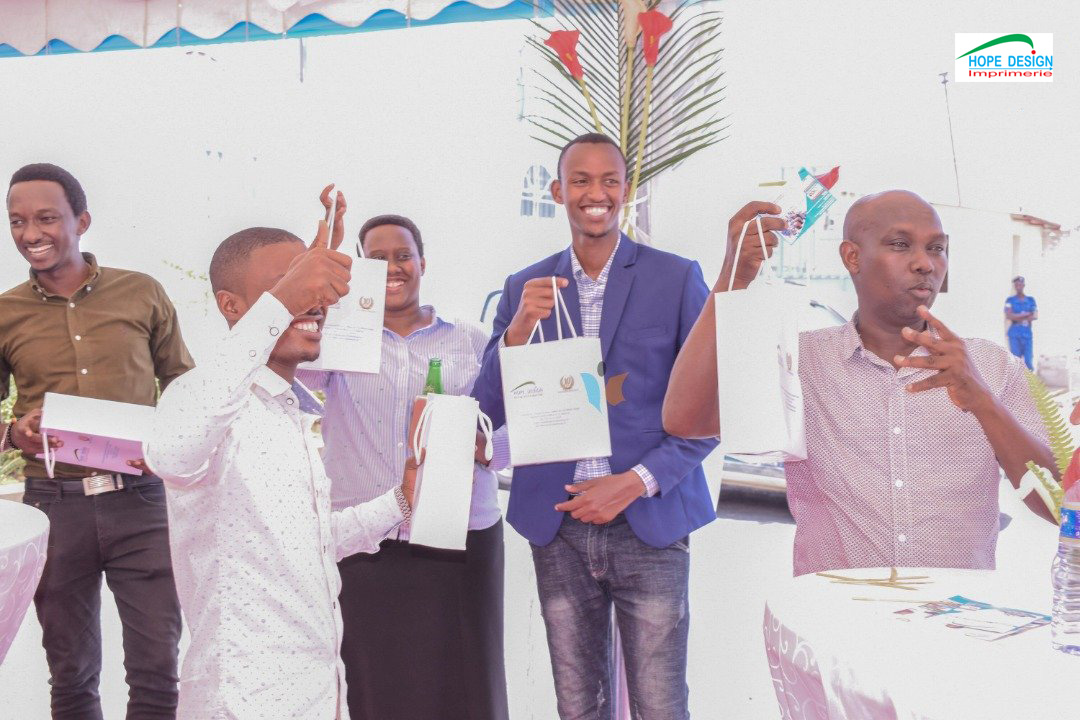 HopeImprimerie's tweet photo. @HopeImprimerie, pionnière dans l'impression numérique au Burundi. Elle a organisée un cocktail mercredi le 10 Mars 2021.Cette cérémonie a été organisée à l'occasion du lancement de l'impression des albums photos professionnels au Burundi. #ForYourSuccess https://t.co/4gKJ1Aezem