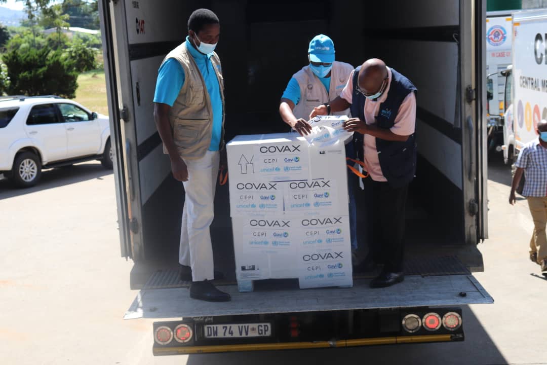 EswatiniGovern1's tweet photo. The Kingdom of Eswatini has received its first batch of COVID19 vaccines from the global COVAX facility. The batch is made up of 12 000 doses of the Oxford AstraZeneca vaccine &amp; brings the total number of doses received by the country so far to 32 000. https://t.co/Mfu2xPDJaa