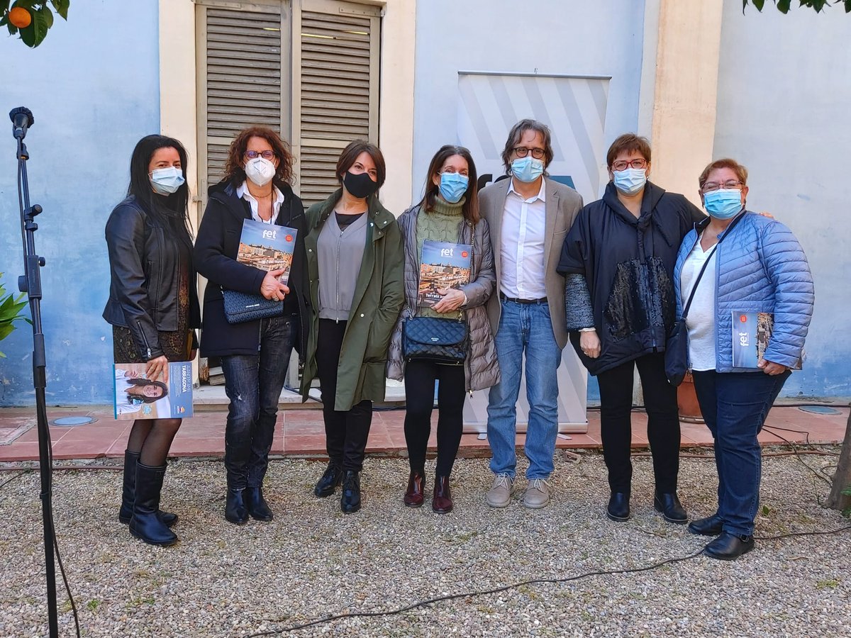 Atenció Primària ICS Camp de Tarragona (@apicstgn) on Twitter photo #1anydepandemia a través dels testimonis dels nostres professionals. Els CAP's <a href="/apicstgn/">Atenció Primària ICS Camp de Tarragona</a> una peça estratègica per fer forn la pandèmia #COVID19. La Dra <a href="/amartinlo/">Ana Martín Lorente</a>
del #CAPJaumeI de #Tarragona Gràcies per fer-ho possible. #1anydepandemia a través dels testimonis dels nostres professionals. Els CAP's <a href="/apicstgn/">Atenció Primària ICS Camp de Tarragona</a> una peça estratègica per fer forn la pandèmia #COVID19. La Dra <a href="/amartinlo/">Ana Martín Lorente</a>
del #CAPJaumeI de #Tarragona Gràcies per fer-ho possible.