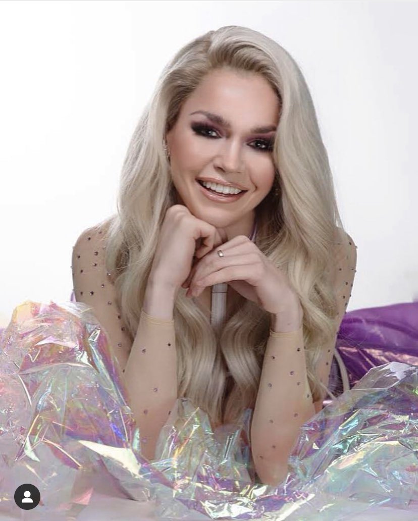 ヤギ ブレア セントクレアさまドラァグレースの頃はキュートな雰囲気だったのが美しさに磨きがかかっているな 美脚 T Co Ul3urlwoky Twitter