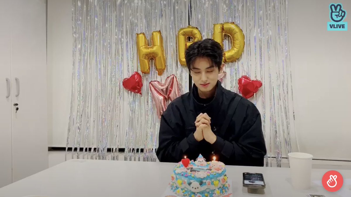 charming_Minkyu's tweet photo. #민규의_21번째_봄
무민단과 함께하는 민규의 생일이 벌써 두 번째네? 민규야 21번째 생일축하해!!🥰🎂 🎉 작년과 올해에는 민규를 못봐서 너무 아쉬워💧내년에는 꼬옥..대면으로 볼 수 있기를 기도하며!! 민규야 올해도 건강하고 행복하게 보내자☺️
 @minkyu_0312 https://t.co/MzpYS1TJRE