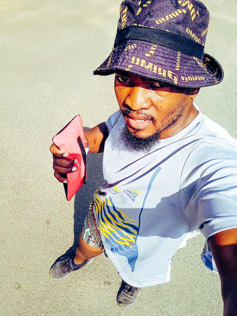 billysigudla's tweet photo. Will be playing music chosen by Sibusiso Sigudla as I celebrate my birthday #Countdown:
3 days to #Billyturns36 so π π π #running #sbsrunning #athetics #athlete #virtualmarathon #virtualmarathons #sbs #worldmarathon #worldmarathonrunning #worldrunning #roadto36km https://t.co/Gq4of4vCQx