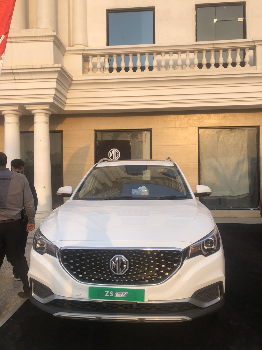 kas1988's tweet photo. @MGMotorIn your sales representative at world street, faridabad is such illiterate persons they don’t know how to talk. One guy tried to hit us even. Who is responsible? @DC_Faridabad https://t.co/Y5Ezt0wlrF