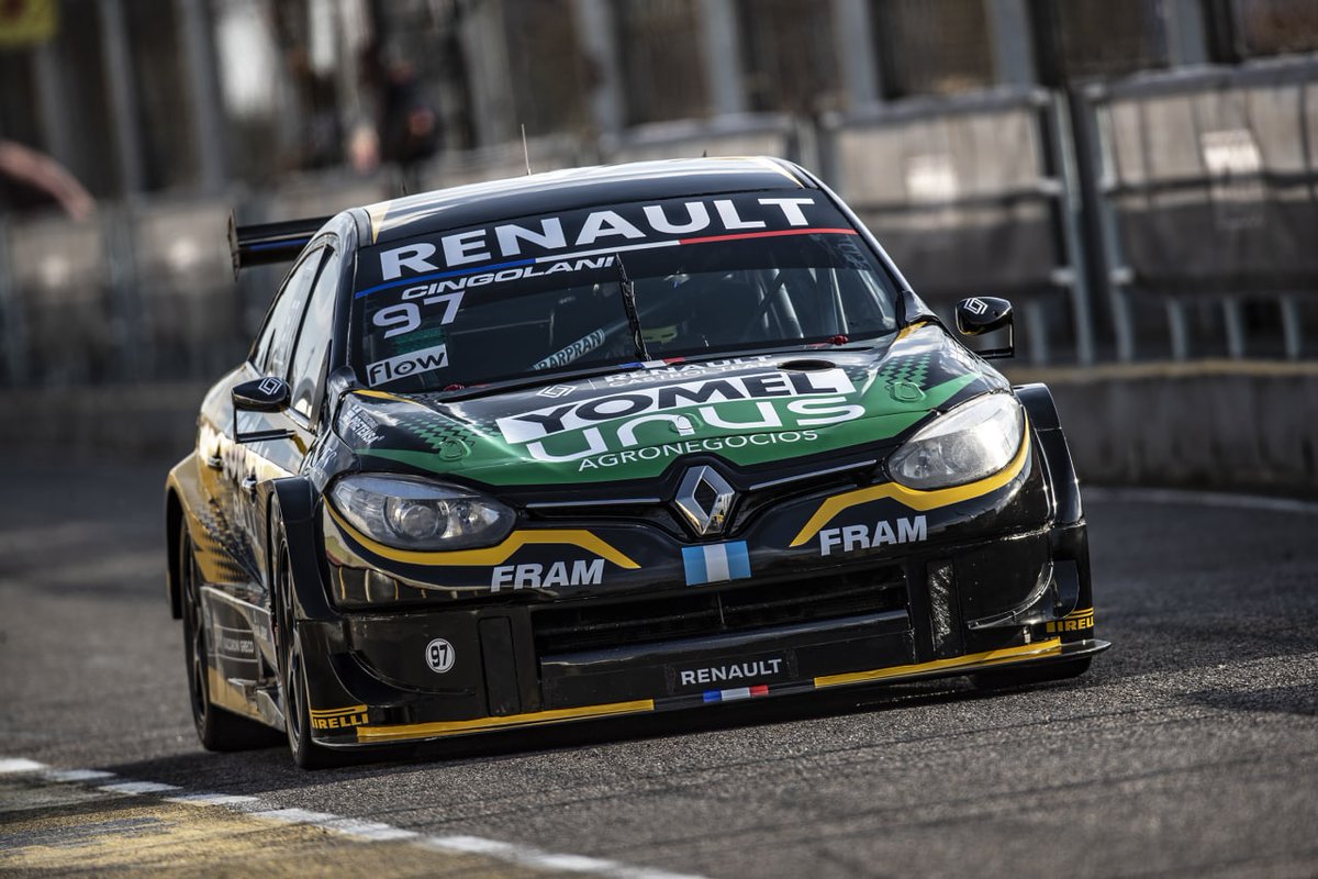 RenaultSportARG's tweet photo. Y al nuevo piloto @tomicingolani parece que el #FluenceGT le queda pintado.🎨🖌️
#STC2000BA https://t.co/NK94UMwZWr