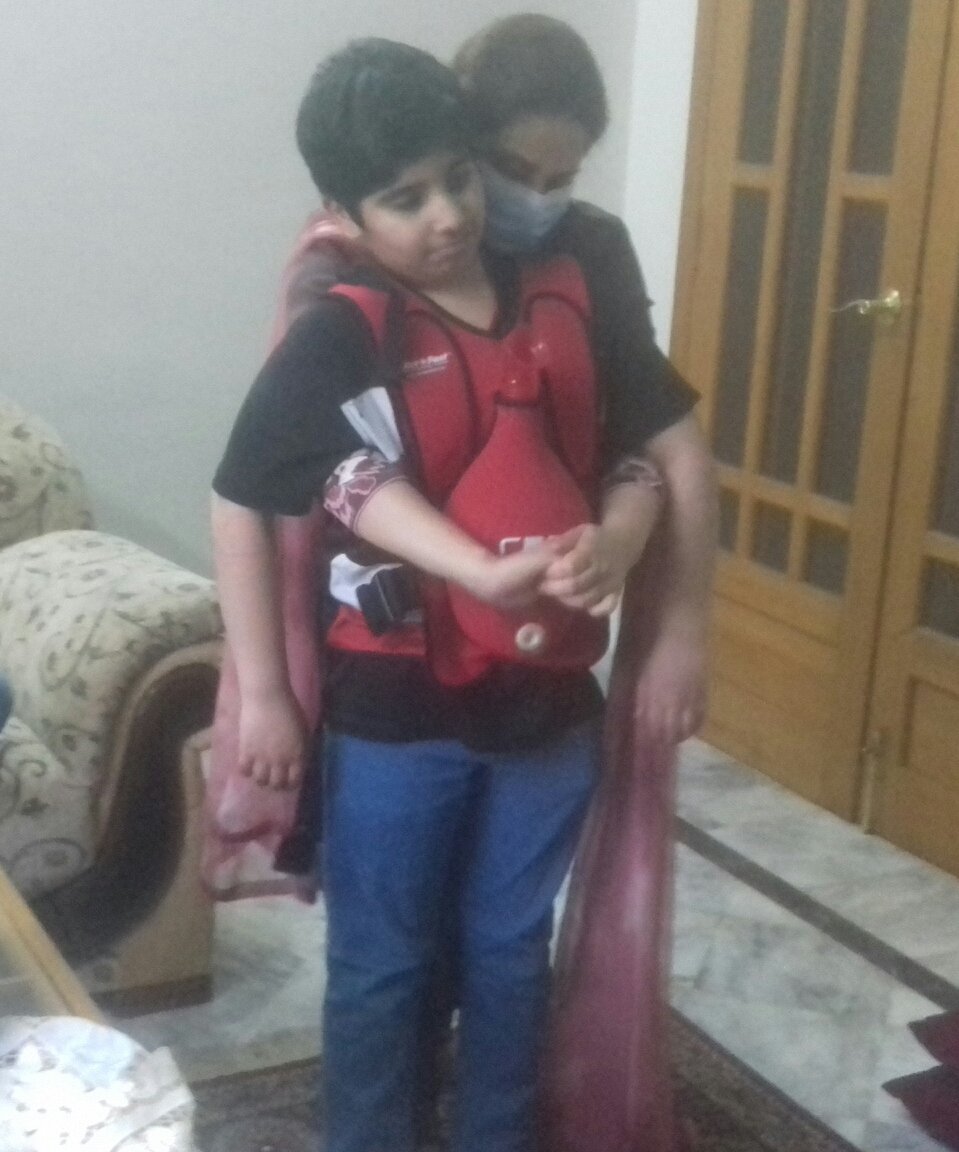 FATSALPakistan's tweet photo. A good investment is where return is sure, exponential & sense of achievement. Today we conducted a #firstaid #Training session with one such family.
Be a #lifesaver learn first aid to #SaveLives.
#Womenomics #familyfirstaid #pediatricfirstaid #choking #CPR #bleedingcontrol https://t.co/jAExQhxIEj