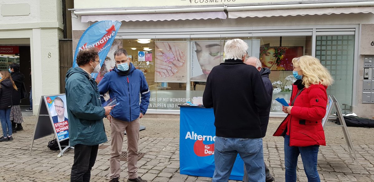 Jetzt erst recht! 
Heute wieder #Infostand in #Schorndorf. An derselben Stelle, wo wir von der kriminellen #Antifa überfallen und unser Kandidat Stephan @schwarzafd ins #Krankenhaus geprügelt und getreten wurde.
#AfD wählen! @schwarzafd in den #Landtag!

#ltwbw21 #ltw21 #ltwbw