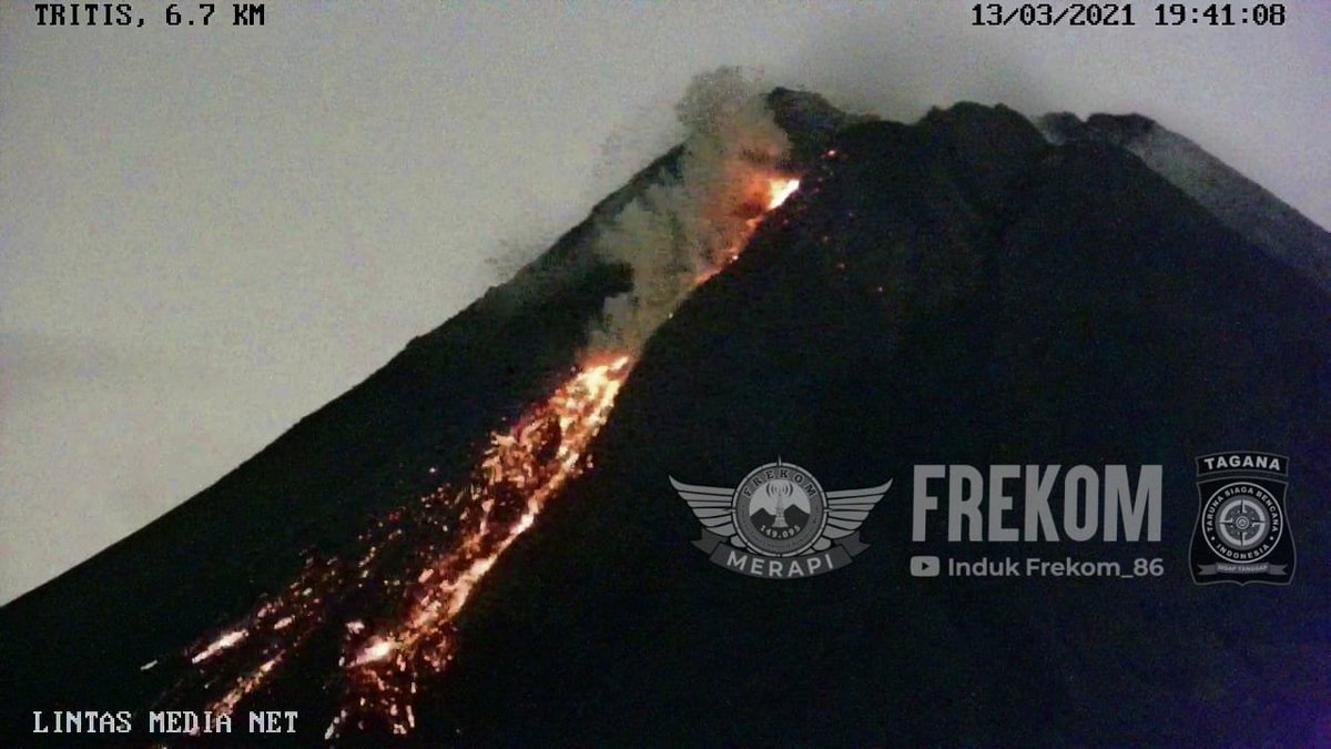 JogjaUpdate's tweet photo. Gunung Merapi malam ini
Sabtu, 13 Maret 2021 pukul 19:41 WIB dari kamera CCTV FREKOM di Tritis. 
@frekom_diy 
https://t.co/c3LMdkFhO3