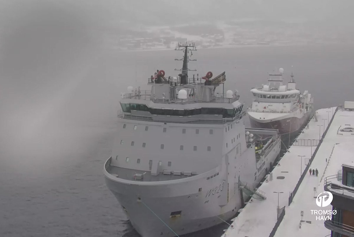 WarshipCam's tweet photo. Royal Norwegian Navy (Outer Coast Guard) patrol boat KV Bison (W323) coming into Tromso, Norway - March 13, 2021 #kvbison #w323 https://t.co/UgFXXCy5IP