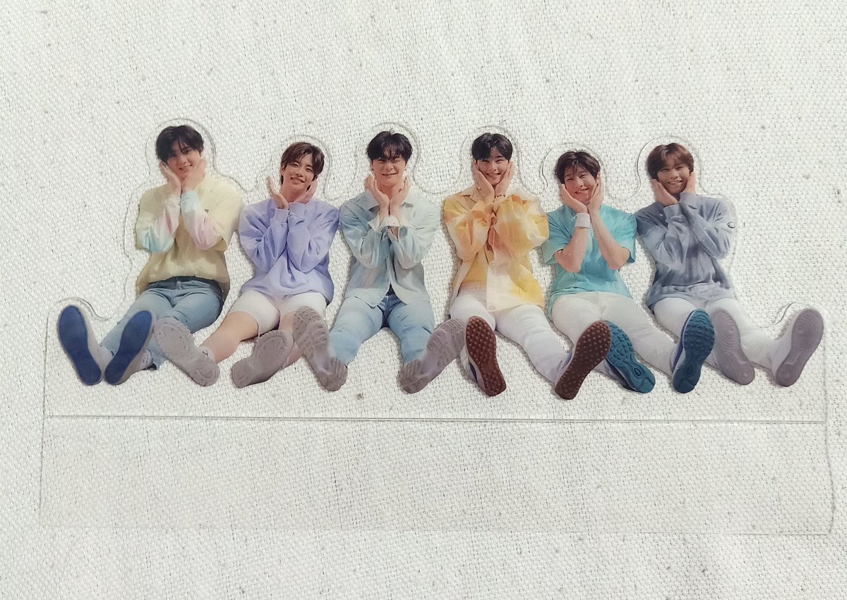 astro_merch_'s tweet photo. WTS/LFB [PH only]
  
#ASTRO Seasons Greetings 2020 Refreshing Ver. 

Clear Photo Stand
✳P 150

~Reply Mine
~Note Yet Onhand 

📩 For orders and inquiries
Tags: Astro MJ JinJin Eunwoo Moonbin Rocky  Sanha

#AstroMerchOnHand https://t.co/ym1mNbuzmW
