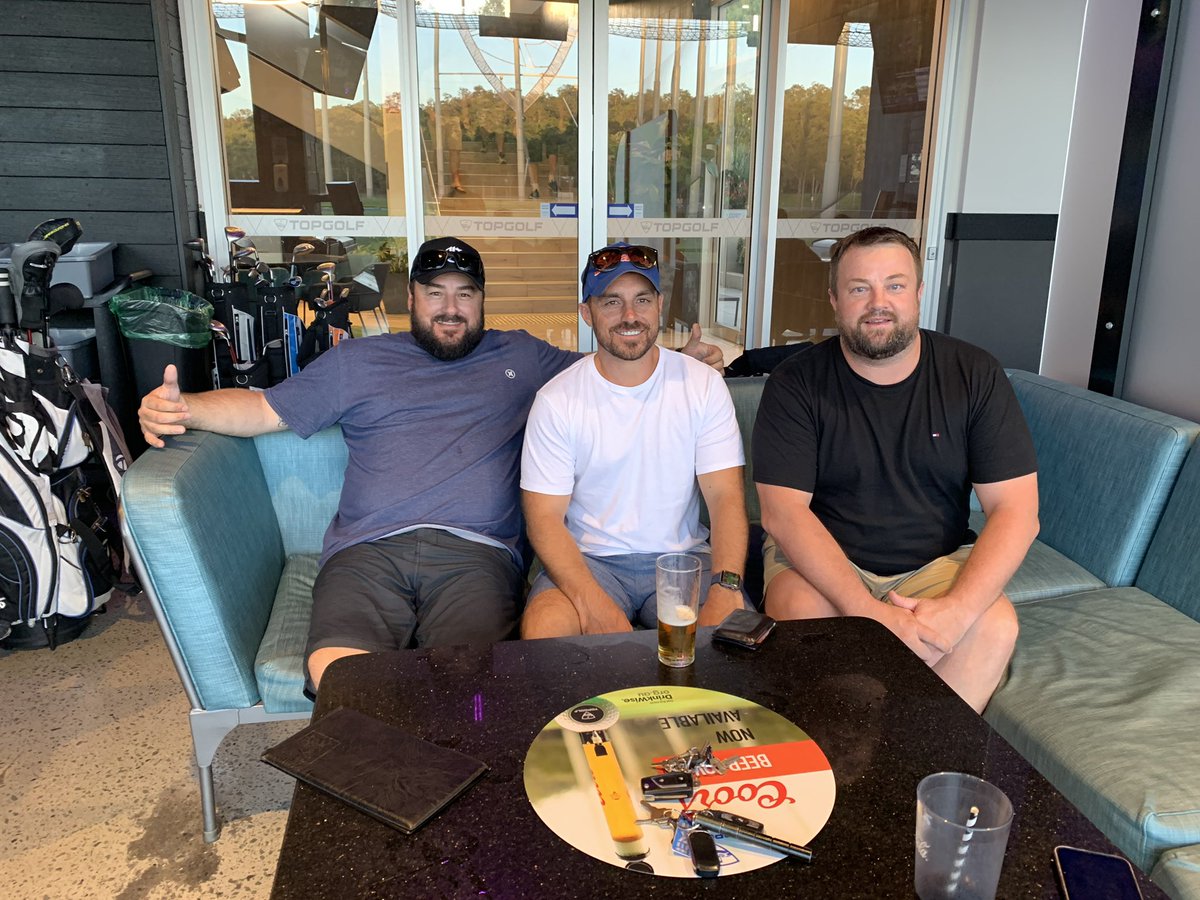 hook_gc's tweet photo. Crackin arvo @topgolfgoldcoast , good to catch up with a couple old mates @topgolf @pennypacker_78 @bigtmac1 #topgolfgoldcoast #topgolf #goodwings #frontrowofscrum https://t.co/JlYb5usIXf