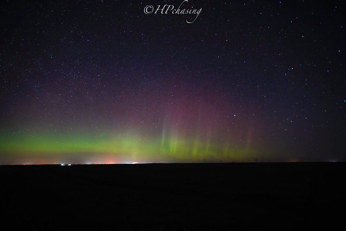 ShaneHpns's tweet photo. Some shots of last nights encounter with lady Aurora as the pillars became visible. I battled with Hazen/Beulah light pollution .. #Ndwx #stormhour #Aurora #captureNd https://t.co/BWcmtecSVG