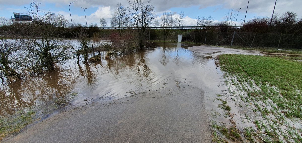 christiankemp's tweet photo. If you were planning to run, walk or cycle the #kayldall link between #pc6lux and #pc8lux today... bring waterproof gear or wading boots. :) https://t.co/SnGe099NBe
