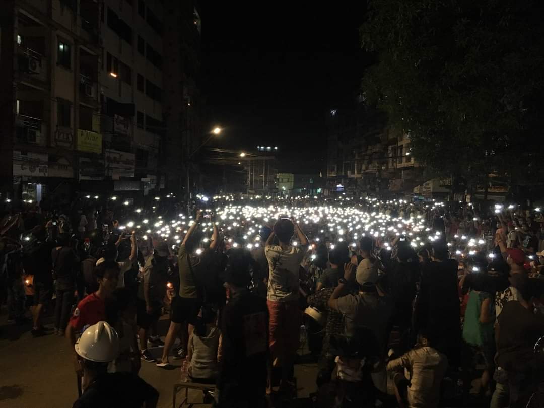 Hledan's Night Strike 🕯️

People protested against the Military terrorists peacefully and prayed for the fallen heroes with candle light 🕯️

TOWARDS FEDERAL UNION

#WhatsHappeningInMyanmar
#Mar13Coup