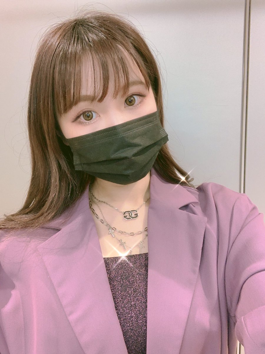 VTS🛁3.13🦋
私の新しいオリジナル曲「Trust」を歌いました🌝
tearsとはまた違ったかっこいい曲になりました👄早く聞いてほしい🖤
明日は17live 20:00〜です🌹
お待ちしてます🍨