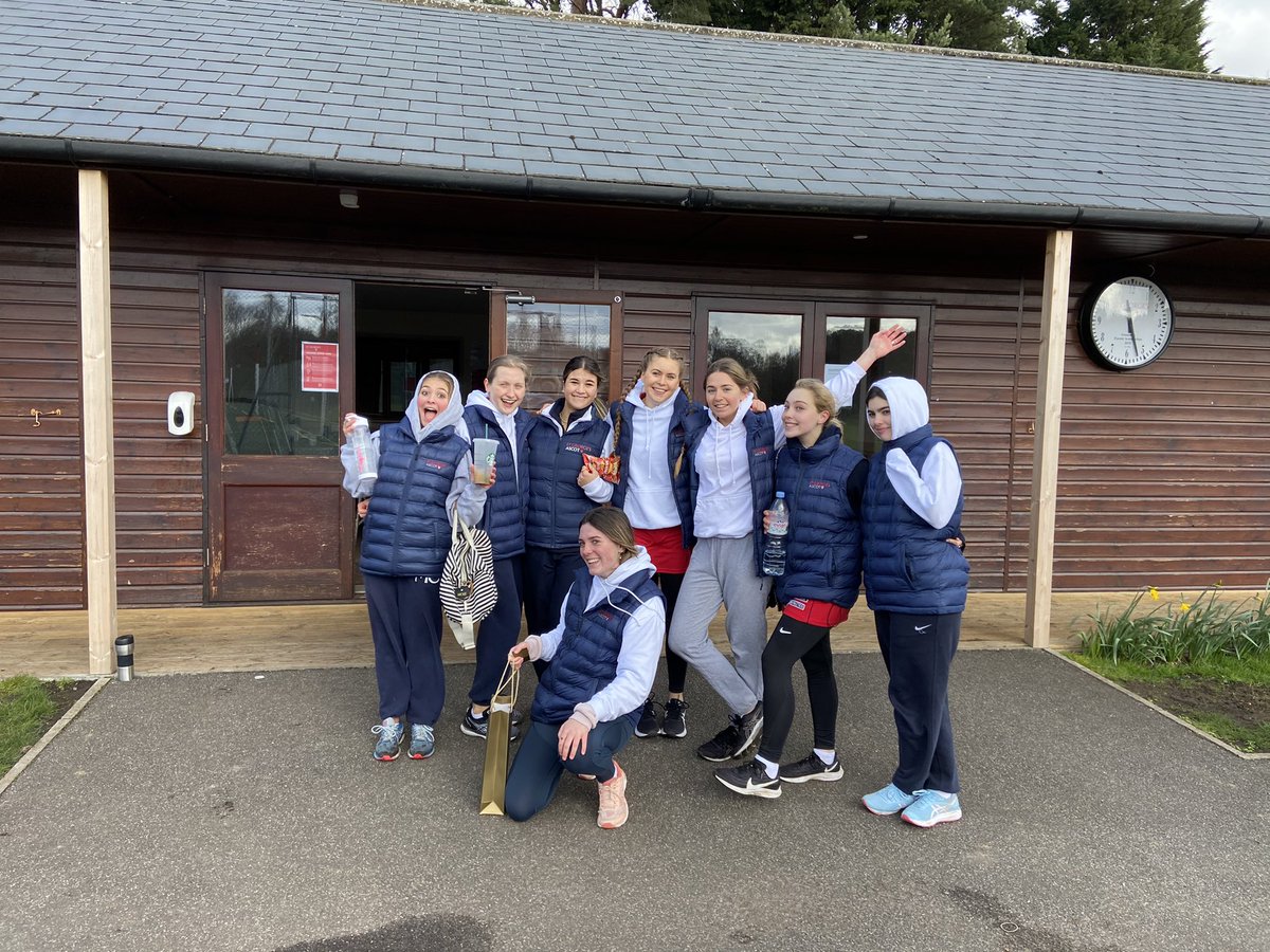 SGA_Sport's tweet photo. Our Sports Leaders! 👏
Not all heroes wear capes! 🦸‍♀️

(Sixth Form bubble)

#SGAconnected #SGAcapable https://t.co/i7GYOc8X7q