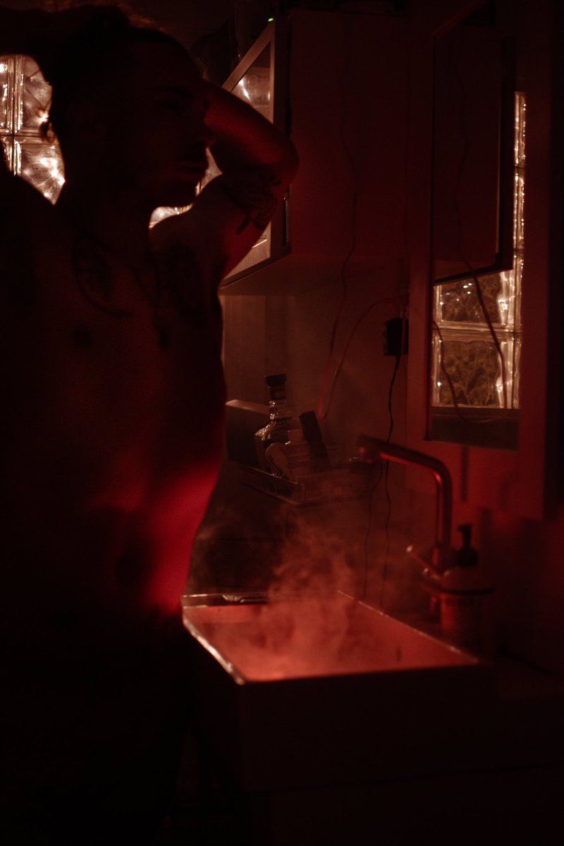 JoeyLayneee's tweet photo. Here’s something a lil red. https://t.co/3LtZVusoJG