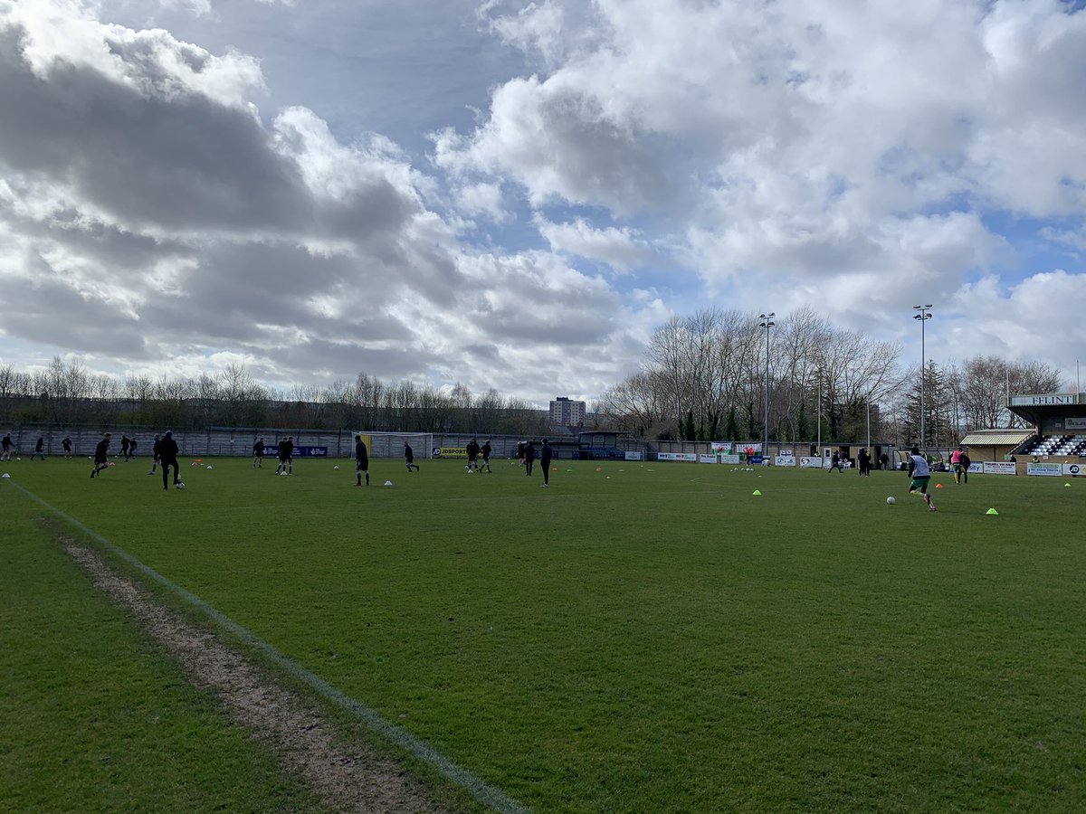 CaiSParry's tweet photo. Warm-ups underway at the Essity Stadium ๐ช
#FTUCFN #JDCymruPremier https://t.co/fgJsgwZ4Hh