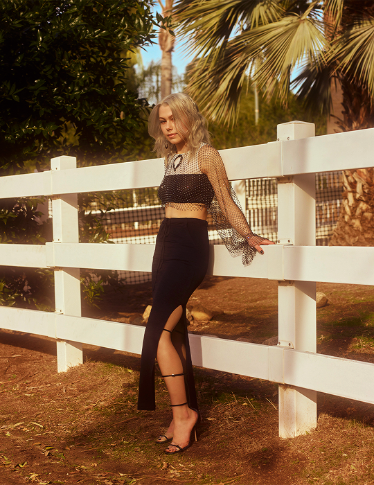 phoebe for who what wear