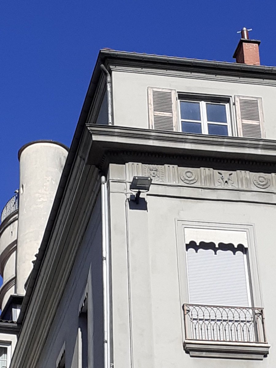 jsoldeville's tweet photo. A l'occasion des échanges publics autour du projet de piétonisation quelques idées pouvant contribuer à la mise en valeur du patrimoine antique de #Grenoble ! https://t.co/kMf3OCrGwT