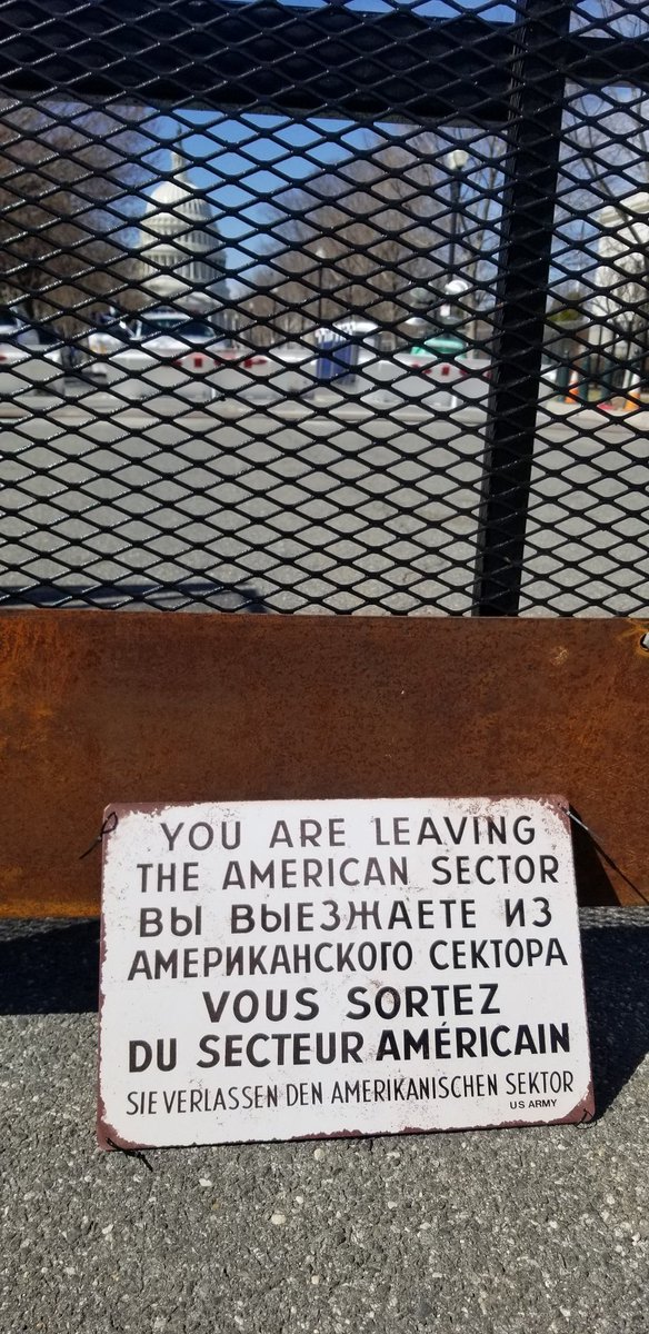 vicequeenmaria's tweet photo. Saturday ain't the same w/o #Capitol grounds open but local residents coming out to perimeter on beautiful #spring day in peaceful #protest @wethepizza brought nourishment ❤ #DontFenceDC #OurDC #capitolhill #WashingtonDC @theHillisHome #popville (1/3) https://t.co/qgpE261D68
