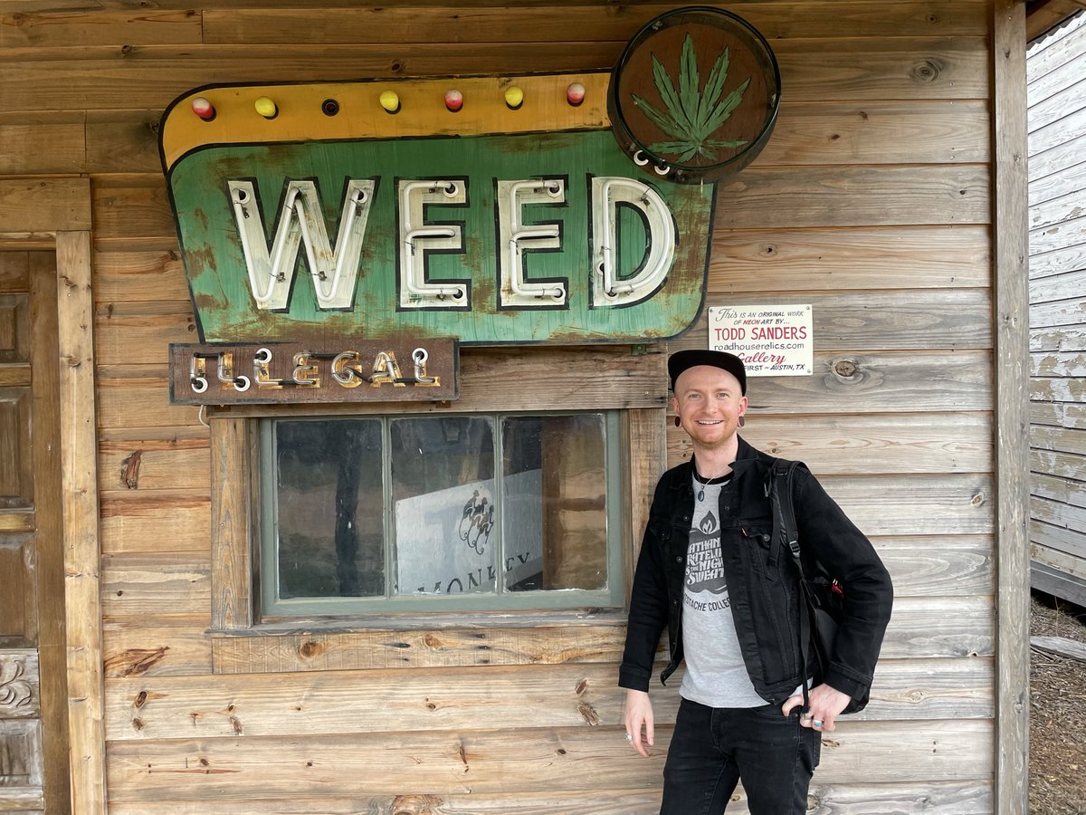 “You’re either in Luck or you’re shit out of Luck.” Good to be “Home” 😎 #HighHoliday 
•
#LuckTexas #WillieNelsonRanch #IllegalWeed #toddsanders #WilliesReserve #WillieNelson #LuckReunion #itsallgoingtopot #anherbandaflower