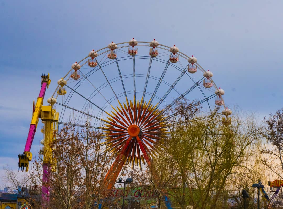 atayiasha's tweet photo. Youth park 🎡🎡
#saturday #gençlikparkı #photo #wheelride #photooftheday #photographer #beautifulview #beautiful https://t.co/CIfEaqiY6L