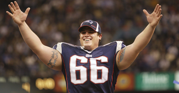 Happy 43rd bday to 3x Patriots Super Bowl champion Lonie Paxton! Always remember his snow angels. 