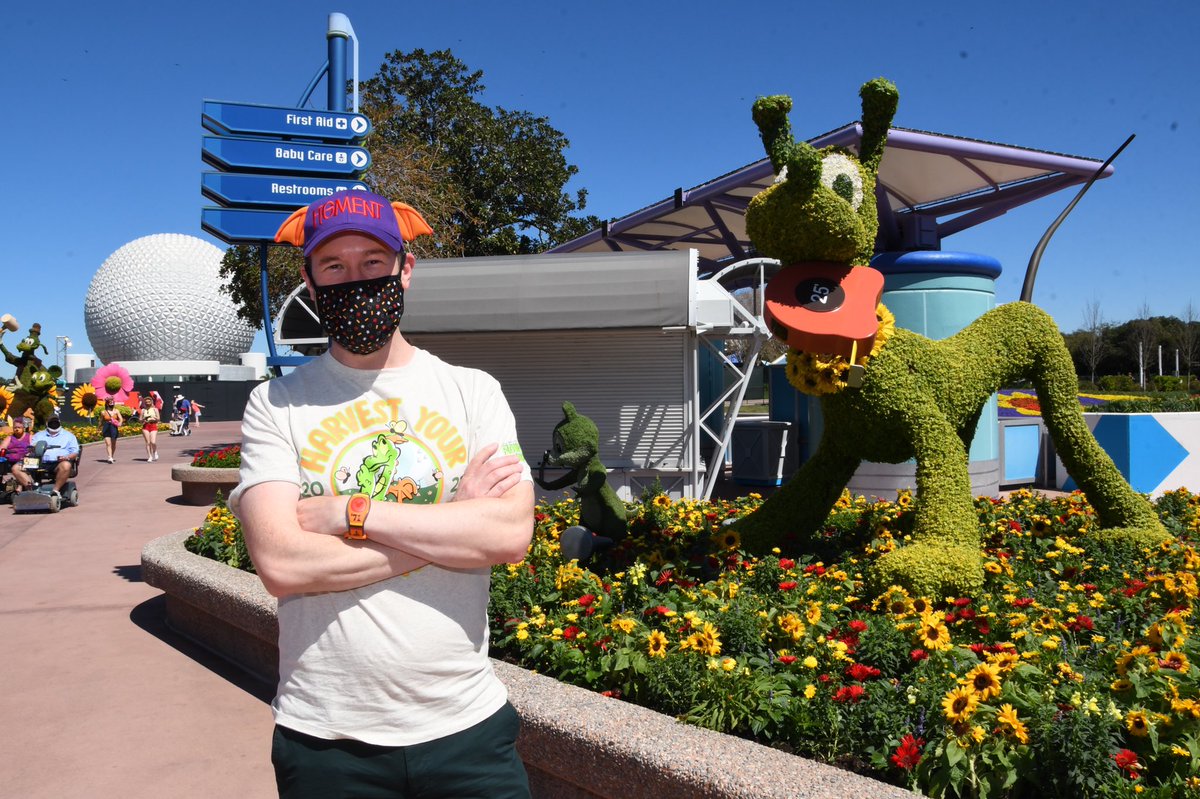 theglennwith2ns's tweet photo. Sending a #castcompliment  to PhotoPass CM Tina in Epcot for making me feel like a #cooldude (Tina’s words, not mine 😎) twice last week @WDWGuestService https://t.co/W62t9QXXM8