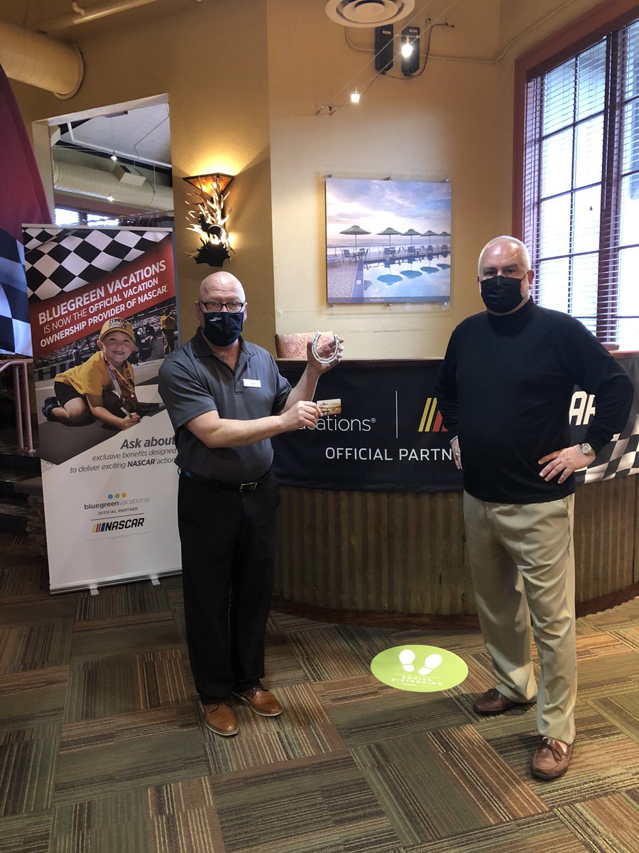 phicks59's tweet photo. Fun start to our day at Smoky Mountain’s Preview Center awarding Tim King our. “Silver Horseshoe Award” for excellent service and sales. CONGRATULATIONS!!! Great Job Tim!!!! https://t.co/GuZU1MgJz6