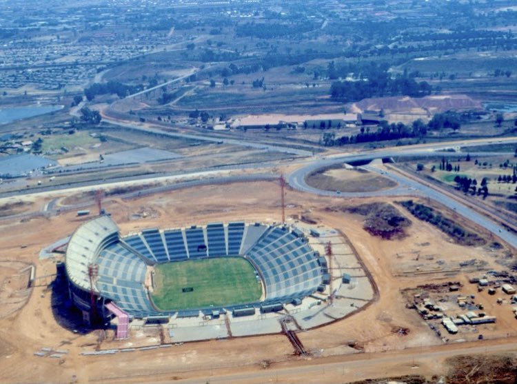 SAinspiration1's tweet photo. Soccer City JHB 🇿🇦

Before and after renovations for the 2010 FIFA World Cup. https://t.co/8efCGzKkdr