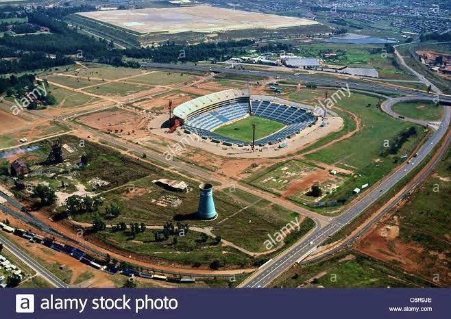 SAinspiration1's tweet photo. Soccer City JHB 🇿🇦

Before and after renovations for the 2010 FIFA World Cup. https://t.co/8efCGzKkdr