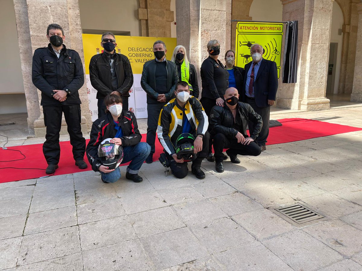 _PMSV's tweet image. Presentación de la señalización que se colocara en los 8 tramos de #valencia La responsabilidad es de TODOS, esperemos tener suficiente sentido común TODOS esta evitar tener que señalizar nada.  #ComparteTuLuz @AsparTeam @DGTes @stopaccidentes @ANESDOR @DGobiernoCV @oscargamazo