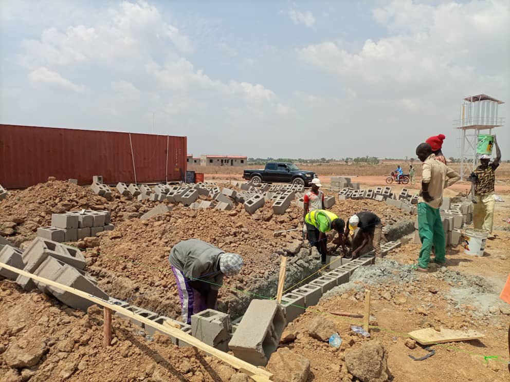 InsideKaduna_'s tweet photo. #KadunaUrbanRenewal Housing Projects Update...

Ongoing construction of foundation walls for One and Three Bedroom Housing Units at Sobawa Mass Housing Layout, Igabi LGA. 
We can’t wait to see the finished project https://t.co/NerrFhei7Z