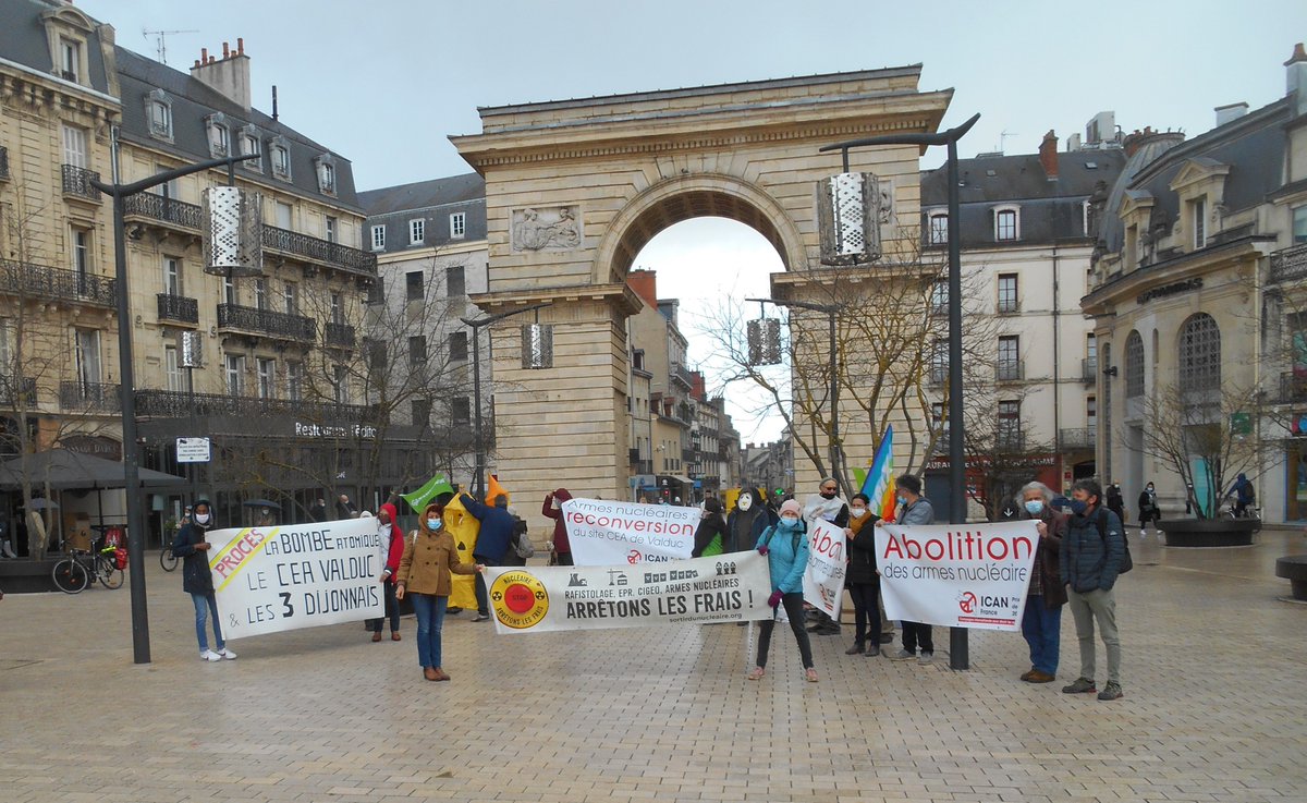 dijonecolo's tweet photo. Manifestation citoyenne à Dijon pour demander la fin de l'arme atomique
https://t.co/LKwv35wT8O
#Dijon #arme #atomique #nucléaire #paix #valduc @amisdelaterre @ICAN_France @sdnfr @MarieGuiteDufay https://t.co/KNS1Vvti2u