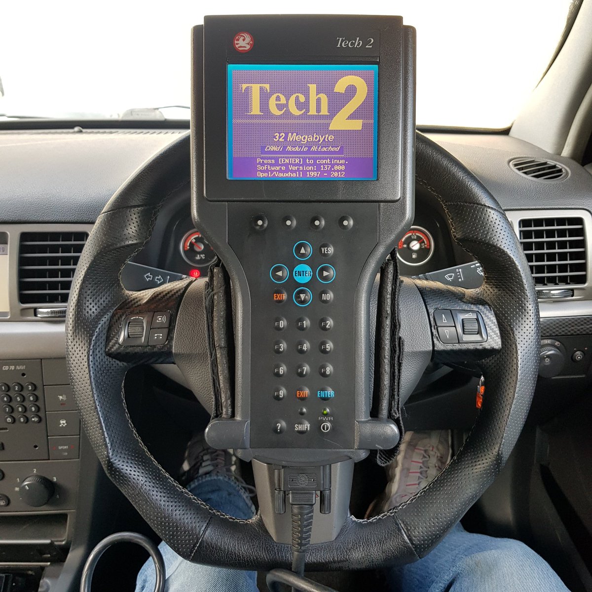 DanFurr's tweet image. Genuine dealer-issue GM #Tech2 diagnostic and vehicle programming tool. This thing has saved me many hours and much in the way of head scratching over the years. 🔧

#OIG9123 #OIG9156 #vauxhall #vectra #vxr #vectravxr #v6 #turbo #performancevauxhall #gm #generalmotors #diagnostic