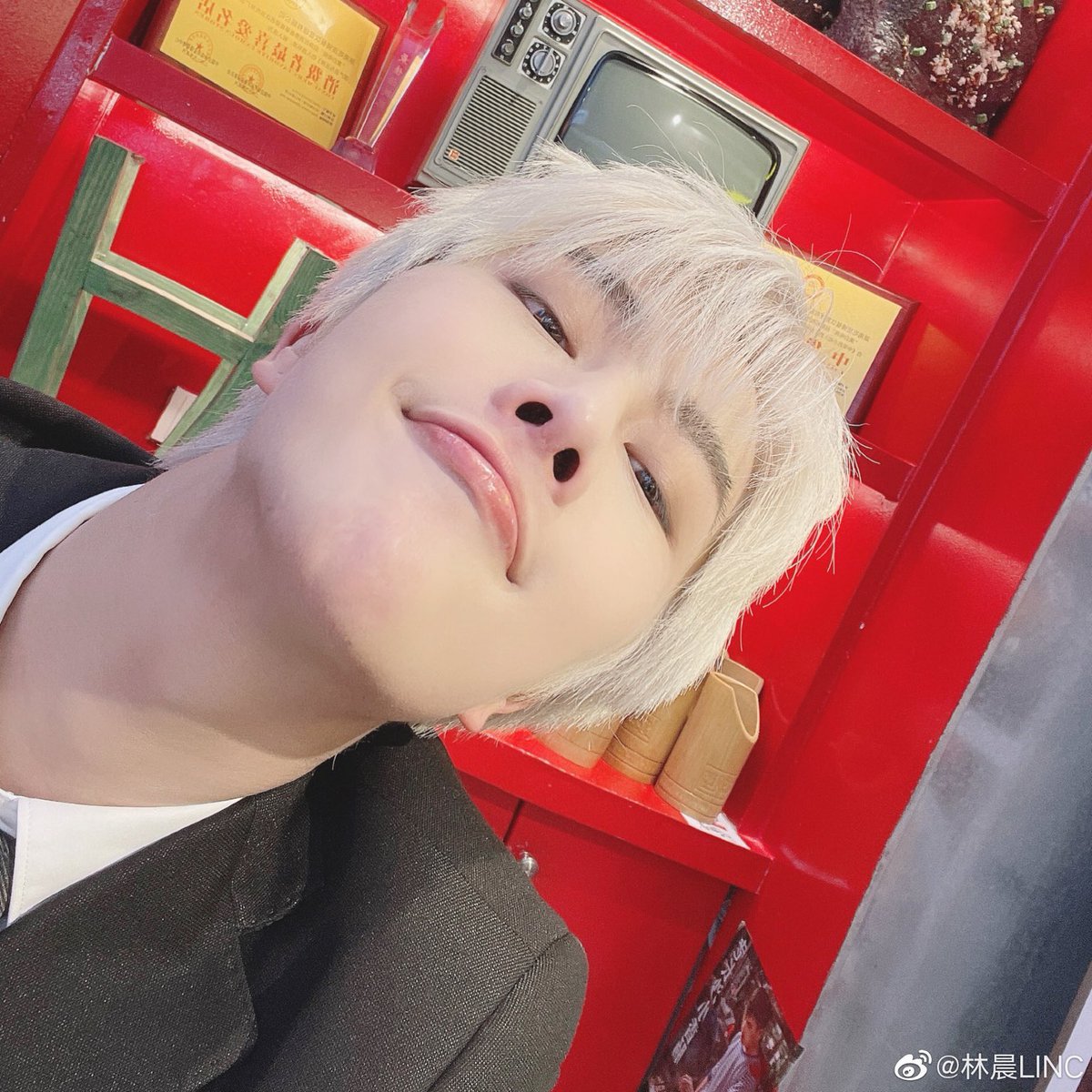 IamNotArchive's tweet photo. I just want to see you both happy. 😭✨
#嘟嘟 #韩润博 #Hanrunbo #dudu #lindu #linhan https://t.co/oUTUFZFwwq
