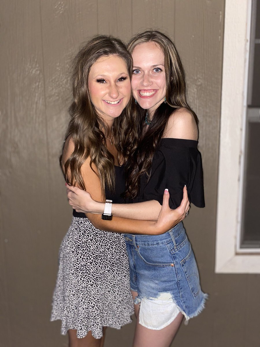 happy birthday to one of my favs!! 🥳💖 can’t wait to see you and celebrate soon!