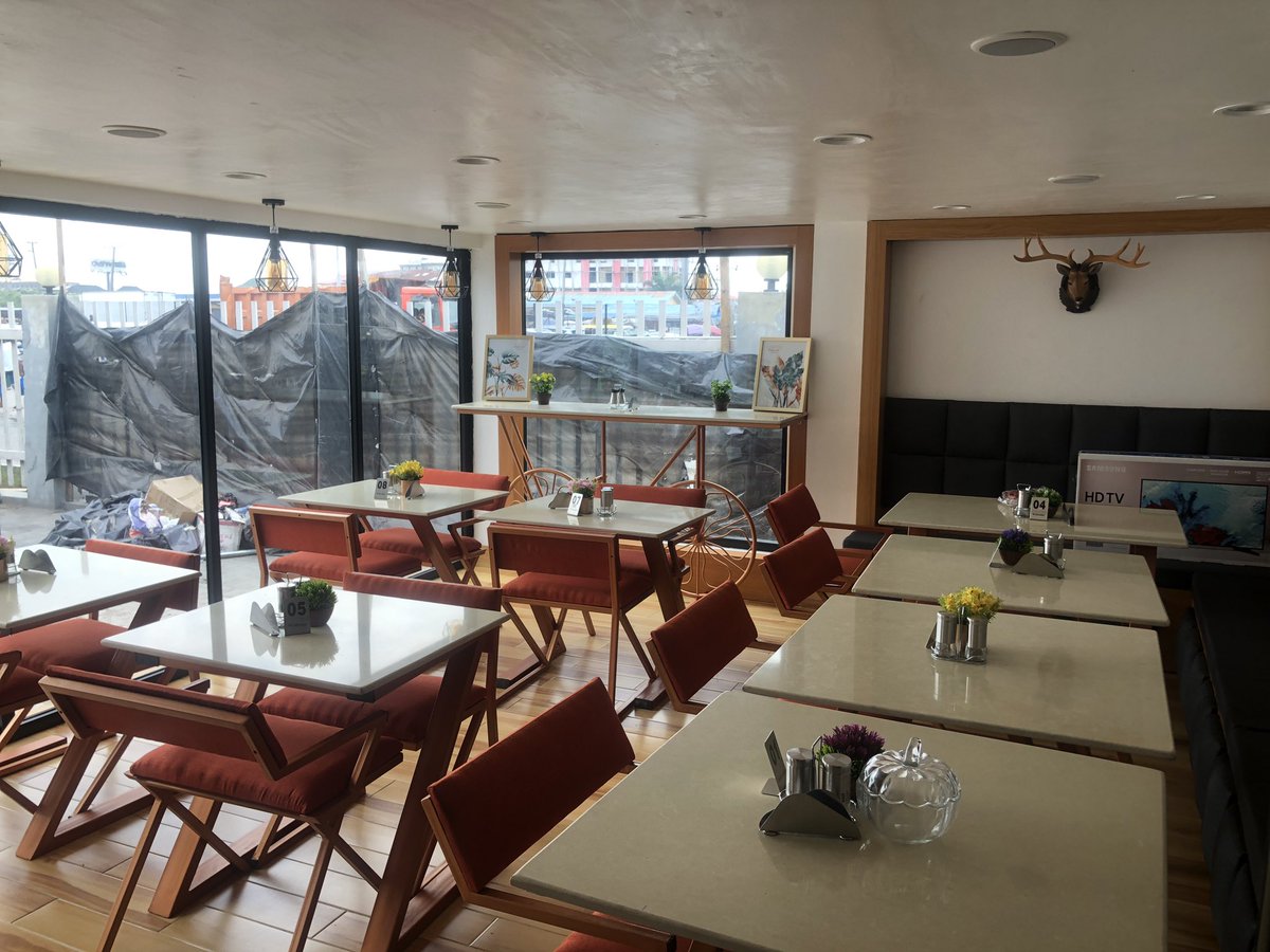 evs4real's tweet image. I convert shipping containers into Offices, Restaurants, houses etc. Kindly retweet my client might be on your TL #smallbusiness #BlackOwned #architecture #flutterwave 
@TonyElumeluFDN @davido @hannytalker @DONJAZZY @MaziIbe_ @mrmacaronii @theflutterwave @gtbank @paystack