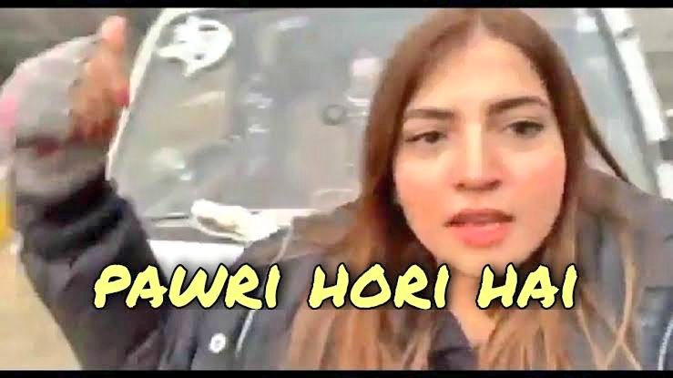 Aryannn____'s tweet photo. YUVRAJ hitting SIXES like a Boss. 

Fans Right now :- https://t.co/QbSLGksIDM