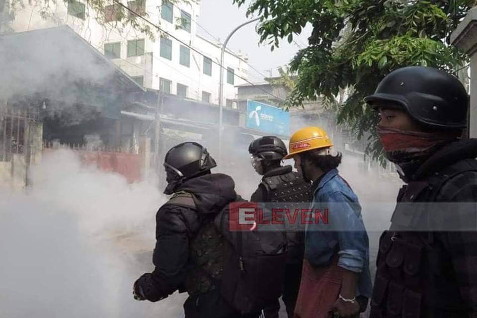 Sammy_MSW's tweet photo. Terrorist raided the protesters.Many were injured and currently 2 people died.A woman got headshot and a man died on the spot in Mandalay.
TOWARDS FEDERAL UNION
#WhatsHappeningInMyanmar
#Mar13Coup https://t.co/UTJ5gNKkOk