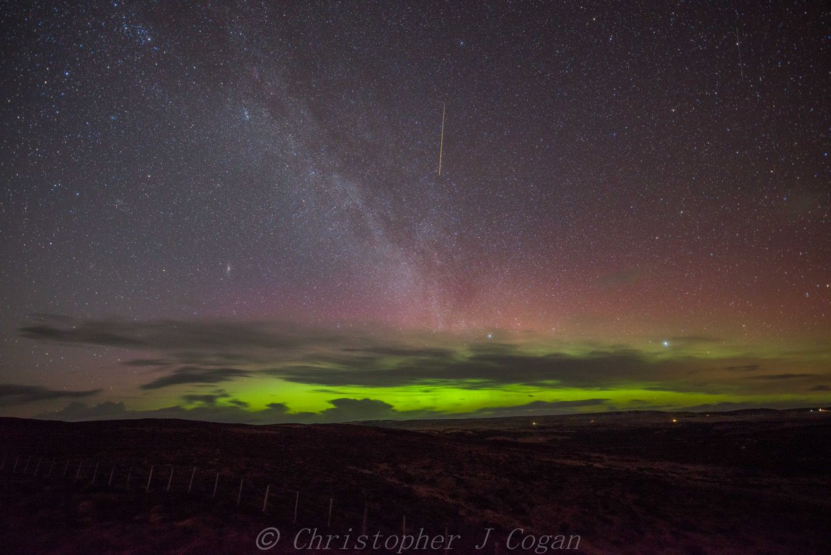 cogie_s's tweet photo. #meteorite dropping past #Pleiades (7 Sisters) compared to #satellite  When I see these 2 locations, it makes me wonder if going up my hill is worth the effort🤔 https://t.co/eLZvddgLL1