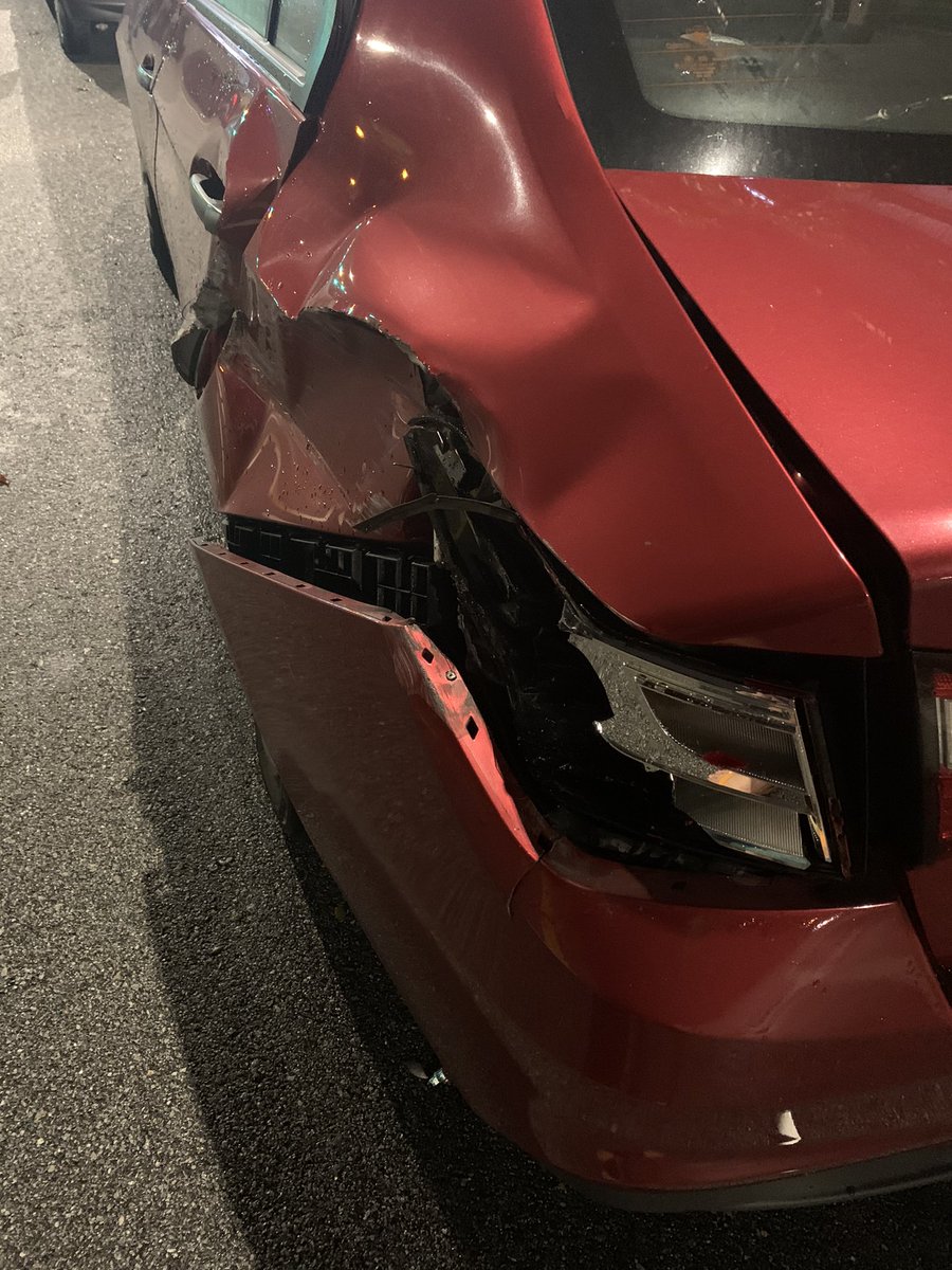 isaaciaga's tweet photo. thank you to whoever left this note anyways my car is a wreck now 😔🙌🏼 I hope the disgusting peasant who hit my car dies tomorrow pukimak sial anjing babi terkimbek terhina puki babi jutawe tersia https://t.co/dTFAQSCZ0Q