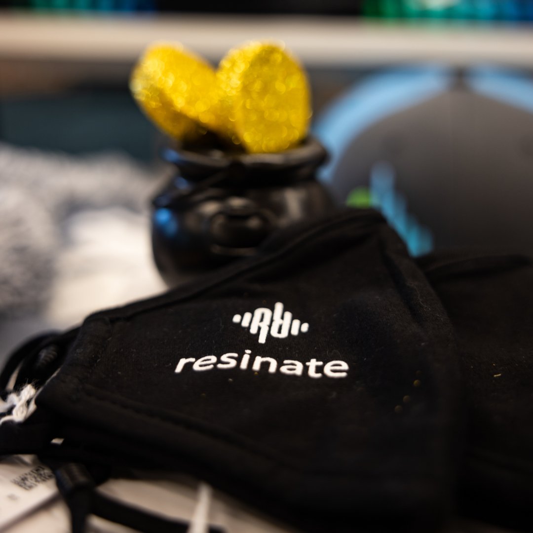 resinatewithus's tweet photo. Face mask, but make it #fashion.

#ResinateWithUs #HighFashion #Worcester #Northampton https://t.co/nL0ys5tbht
