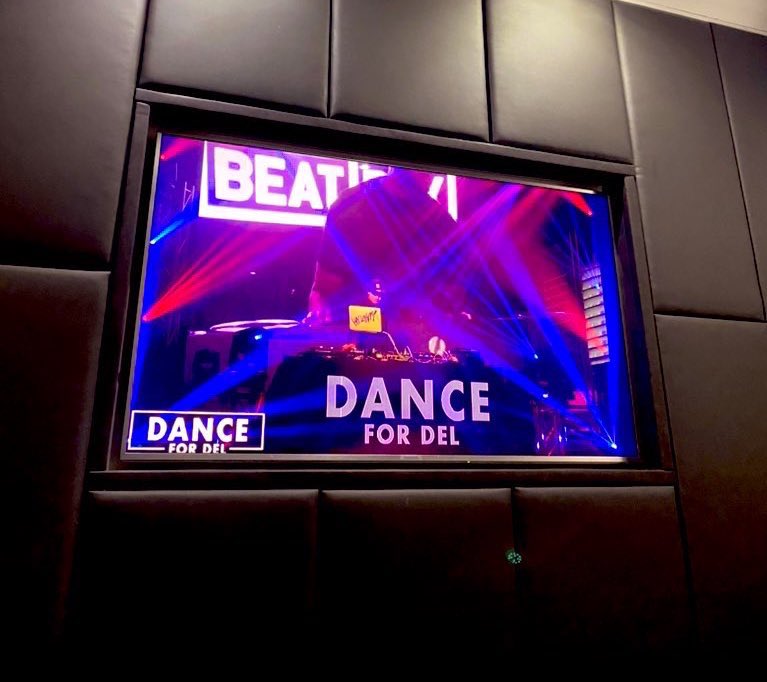 Massive respect to all the boys that are paying tribute to their friend Del.
Essex nightlife lost a true gentleman.
#RIP 
#DanceForDel 💃🏽 
Watch live youtu.be/8BCom9XcBK0
Donate gofundme.com/dance-for-del