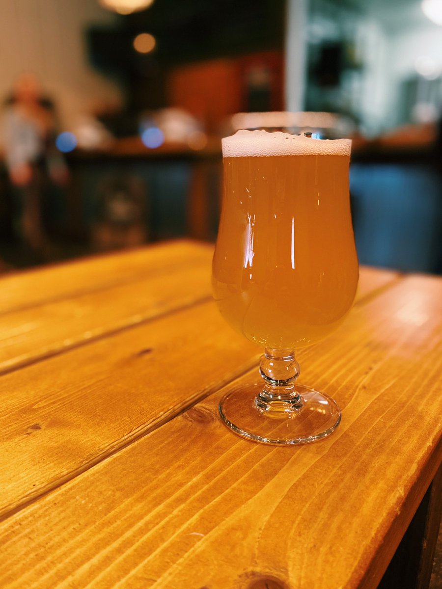 Happy Saturday!

Leah Osborne and Sam Avery join us tomorrow (Sunday, March 14th) for a duo show from 2pm - 5pm, and Alpacas of Troy will be serving up a Cuban-style pig roast! 

Don’t forget to “spring forward” this evening and adjust your clocks. 🙂🍻