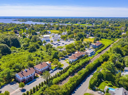 StroughHamptons's tweet image. Prime office space available for lease. Water Mill Station. Interior built out. Approximately 800sf. $3k/month incl. CAM. Call us. Exclusive