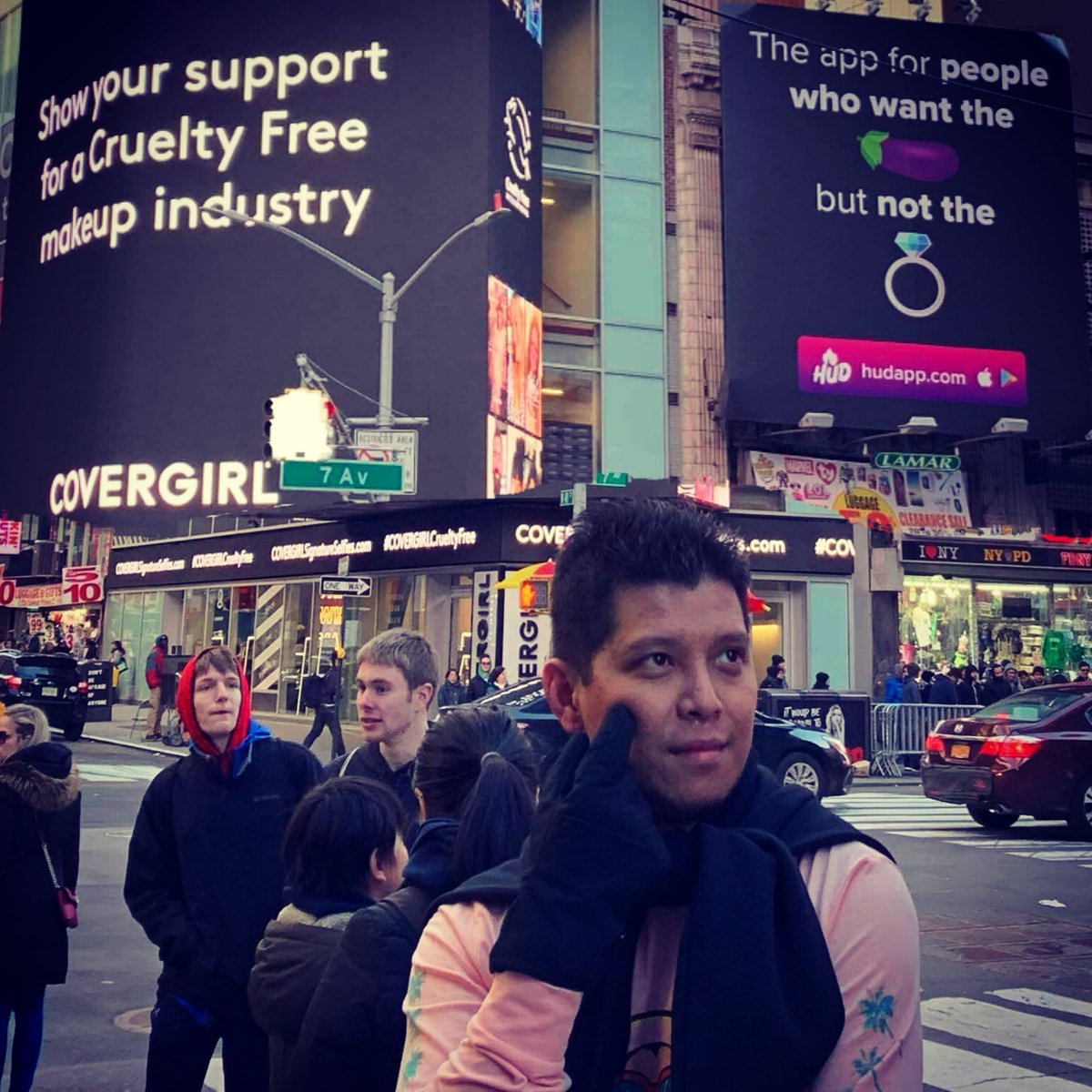 RJRabiGalleto's tweet photo. 💄 or 🍆? At the back of my mind I think I had an inkling of it.

#greenminded #streetsofnewyork #gayasian #gayfollow #camerapose #gayusa #handsomemen #gayboy #asiangay #men #gayohio #gayguy #handsome #outandproud #ohiogay #feelingcute #gayisokay #covergirl #hud #hudapp #newyork https://t.co/FuybjHA0CN
