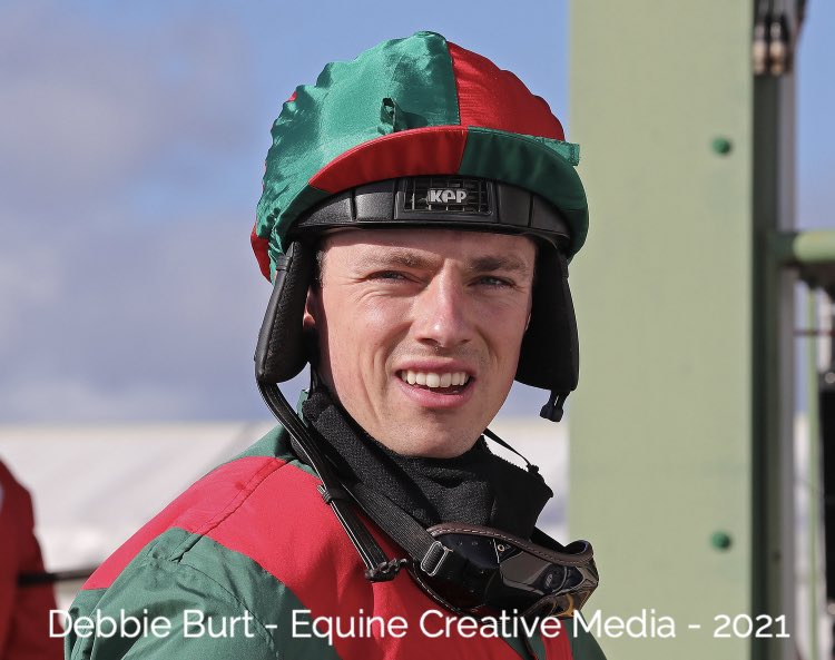 ARO_Racing's tweet photo. #congratulations to #AROgraduate @MaxKendrick #winningagain @HerefordRaces delighted you had your first winners there under #AROrules #DossarAthbah #Difaa @CollingtRacing @Athbah_Stud @AkalaArabians @RacingGrants @rpbloodstock @arenaracingco 📷@deborahburt1 https://t.co/EDB4NQG8dk